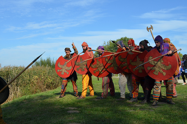 Φωτογραφία: Πέρσες Πολεμιστές. Αρχαιολογικό Φεστιβάλ Biskupin 2011 / Πολωνία . Σύλλογος Ιστορικών Μελετών "ΚΟΡΥΒΑΝΤΕΣ"