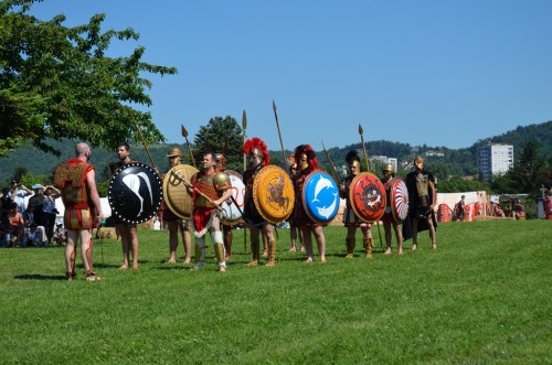 Φωτογραφια: Αρχαιολογικο Φεστιβάλ "Gallo-roman Days" 2012, Παράταξη Οπλιτών . Σύλλογος Ιστορικών Μελετών ΚΟΡΥΒΑΝΤΕΣ
