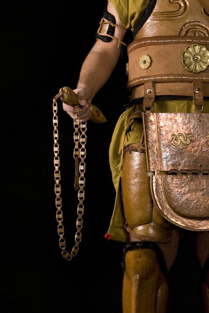 Η αρχαία κοινωνία ήταν αμείλικτη στο θέμα της προδοσίας. Τον προδότη δεν τον θεωρούσε άνθρωπο, ήταν ένα άχθος αρούρης... ο άξιος αποστροφής, ο ανίερος, ο απόβλητας, το περίτριμμα... η τύχη που έμελλε τον προδοτούντα ήταν συνήθως μακάβρια και την ανιχνεύουμε σε πάμπολλες αναφορές  αρχαίων συγγραφέων. Σύλλογος Ιστορικών Μελετών ΚΟΡΥΒΑΝΤΕΣ. Φώτο:  Ανδρέας Σμαραγδής